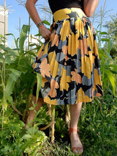 Charger l'image dans la galerie, Jupe vintage Léa - Plissée fleurie. Taille M, 38, 40. Hammer.