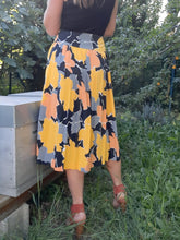 Charger l'image dans la galerie, Jupe vintage Léa - Plissée fleurie. Taille M, 38, 40. Hammer.