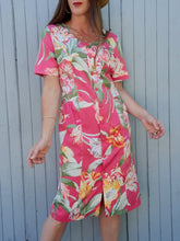 Charger l'image dans la galerie, Robe vintage Bony - Fleurie et boutonnée en coton. Taille L, 40, 42. Franck Fils. Made in France.
