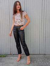 Charger l'image dans la galerie, Pantalon vintage Aude - Cuir d'agneau noir. Taille S, 36, 38.