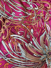 Charger l'image dans la galerie, Chemisier "Seconde" Tatiana - Imprimé feuillage sur fond rose. Taille S, 36, 38. Delmod. Made in Ukraine