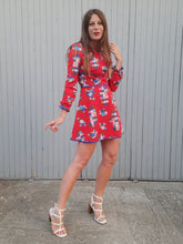 Charger l'image dans la galerie, Robe vintage Marion - Rouge à fleurs bleues. Taille S, 36, 38. Diolen Loft.