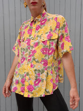 Charger l'image dans la galerie, Chemisier vintage Alessandra - Jaune fleuri. Taille L, 40, 42. Amggio.