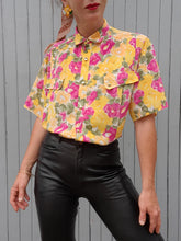 Charger l'image dans la galerie, Chemisier vintage Alessandra - Jaune fleuri. Taille L, 40, 42. Amggio.