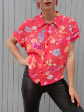 Charger l'image dans la galerie, Chemisier vintage Solange - Rouge fleurs. Taille L, 40, 42. La juperie.