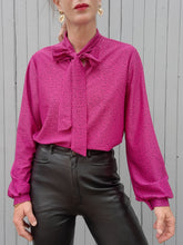 Charger l'image dans la galerie, Blouse "Seconde" Claudine - Col lavallière. Raspberry moucheté. Taille L, 40, 42. Miss Mary