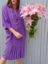 Charger l'image dans la galerie, Robe vintage Chrislaine - Violette, manches chauve-souris. Taille L, 40, 42. Made in France.
