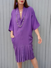 Charger l'image dans la galerie, Robe vintage Chrislaine - Violette, manches chauve-souris. Taille L, 40, 42. Made in France.