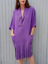 Charger l'image dans la galerie, Robe vintage Chrislaine - Violette, manches chauve-souris. Taille L, 40, 42. Made in France.