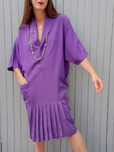 Charger l'image dans la galerie, Robe vintage Chrislaine - Violette, manches chauve-souris. Taille L, 40, 42. Made in France.