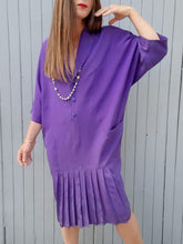 Charger l'image dans la galerie, Robe vintage Chrislaine - Violette, manches chauve-souris. Taille L, 40, 42. Made in France.
