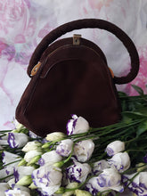 Charger l'image dans la galerie, Pochette vintage Clothilde - Daim marron foncée