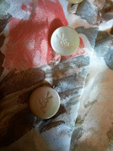 Charger l'image dans la galerie, Haut vintage Loulou - Aquarelle fleurie, boutons YSL. Taille L, 40, 42