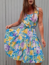 Charger l'image dans la galerie, Robe vintage Lucia - Fleurie et plissée Taille L, 40, 42.