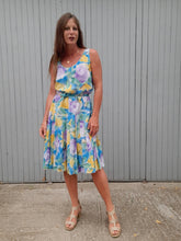 Charger l'image dans la galerie, Robe vintage Lucia - Fleurie et plissée Taille L, 40, 42.