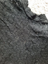 Charger l'image dans la galerie, Body vintage Sophia - Dentelle noire. Col haut. Taille S, 36, 38.