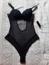 Charger l'image dans la galerie, Body Léna - Tulle transparent et dentelle noire. Balconnet. Taille S, 36, 38.