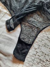 Charger l'image dans la galerie, Body Vivianne - Dentelle noir ajourée. Taille M, 38, 40.
