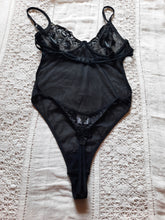 Charger l'image dans la galerie, Body Sarah - Lingerie. Tulle transparent noir. Balconnet. Taille XS, 34, 36. Bonnet B.