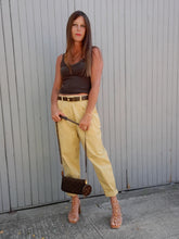 Charger l'image dans la galerie, Pantalon vintage Emmeline - Relax jaune en coton. Taille L, 40, 42