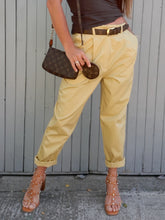Charger l'image dans la galerie, Pantalon vintage Emmeline - Relax jaune en coton. Taille L, 40, 42