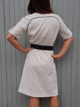 Charger l'image dans la galerie, Robe vintage Carrie - Blanc cassé et bleu marine. Taille S, 36, 38. Margine. Made in France.