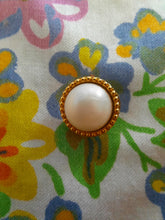 Charger l'image dans la galerie, Top vintage Victoria - Fermeture croisée à double boutonnage. Coton fleuri. Pierre Segade. Made in France.