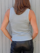 Charger l'image dans la galerie, Top vintage Laurine - Maille satinée bleue et insert de dentelle. Taille S, 36, 38. Bazar. Christian Lacroix