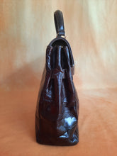 Charger l'image dans la galerie, Sac cabas vintage Lucie - Cuir marron effet croco. Furla. Made in Italy.