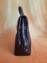 Charger l'image dans la galerie, Sac cabas vintage Lucie - Cuir marron effet croco. Furla. Made in Italy.