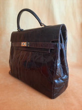 Charger l'image dans la galerie, Sac cabas vintage Lucie - Cuir marron effet croco. Furla. Made in Italy.
