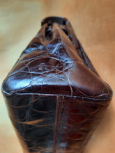 Charger l'image dans la galerie, Sac cabas vintage Lucie - Cuir marron effet croco. Furla. Made in Italy.