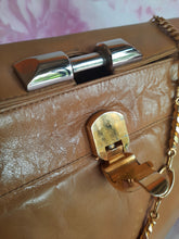 Charger l'image dans la galerie, Sac à main vintage Gabrielle - Cuir marron clair. Flavi Vismano. Made in Italy
