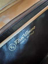 Charger l'image dans la galerie, Sac à main vintage Gabrielle - Cuir marron clair. Flavi Vismano. Made in Italy