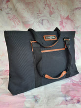 Charger l'image dans la galerie, Porte document Aude - Toile noire et cuir brun. Lancel.