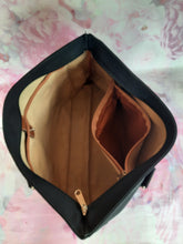 Charger l'image dans la galerie, Porte document Aude - Toile noire et cuir brun. Lancel.