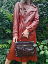 Charger l'image dans la galerie, Sac cabas vintage Lucie - Cuir marron effet croco. Furla. Made in Italy.