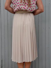 Charger l'image dans la galerie, Jupe vintage Marielle - Plissée et boutonnée, écru. Taille S, 36, 38.