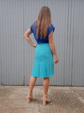 Charger l'image dans la galerie, Jupe vintage Sophie - Bleu turquoise à pans. Taille S, 36, 38. "Une parenthèse" Made in France.