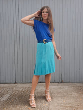 Charger l'image dans la galerie, Jupe vintage Sophie - Bleu turquoise à pans. Taille S, 36, 38. "Une parenthèse" Made in France.