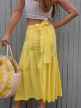 Charger l'image dans la galerie, Jupe vintage Julia - Coton jaune. Plissée et boutonnée. Taille XS, 34, 36. Unanyme. Made in France.