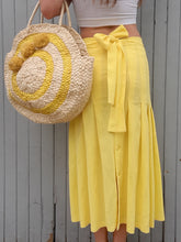 Charger l'image dans la galerie, Jupe vintage Julia - Coton jaune. Plissée et boutonnée. Taille XS, 34, 36. Unanyme. Made in France.