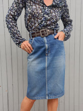 Charger l'image dans la galerie, Jupe en jean vintage Anita - Coupe crayon en Denim. Taille M, 38, 40. Général Company.