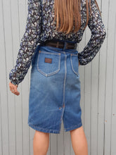 Charger l'image dans la galerie, Jupe en jean vintage Anita - Coupe crayon en Denim. Taille M, 38, 40. Général Company.
