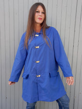 Charger l'image dans la galerie, Coupe vent vintage Luna - Bleu roi. Taille XXL, 44, 46. Dispari by Incom
