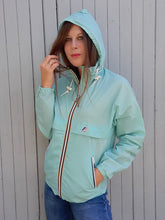 Charger l'image dans la galerie, K-Way vintage Annaëlle - Coupe-vent imperméable bleu turquoise. Taille S, 36, 38. Made in France.