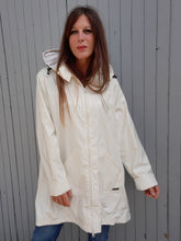 Charger l'image dans la galerie, Ciré Corinne - Imperméable blanc effet brillant. Taille XL, 42, 44. Armor Lux