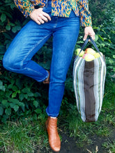 Charger l'image dans la galerie, Sac vintage Carmen - Grand cabas de course. Made in Spain.