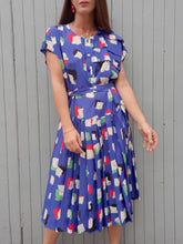 Charger l'image dans la galerie, Robe vintage Lauriane - Plissée géométrique. Taille XXL, 44, 46. Paul Mausner. Made in France.