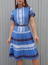 Charger l'image dans la galerie, Robe vintage Manon - Imprimé rayé. Plissé permanent. Taille M, 38, 40. Jean Bailly. Made in France.